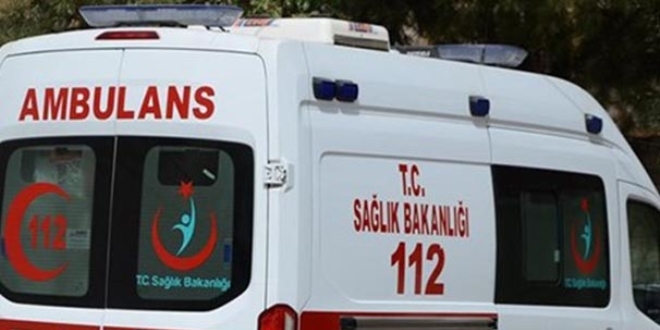 Otomobilin altında kalan öğretmen hayatını kaybetti