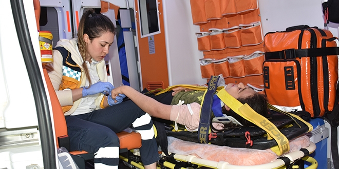 15 yaşındaki sürücü kaza yaptı: 5 yaralı