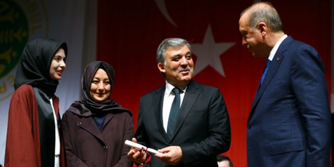 Erdoğan ve Gül diplomaları birlikte takdim etti