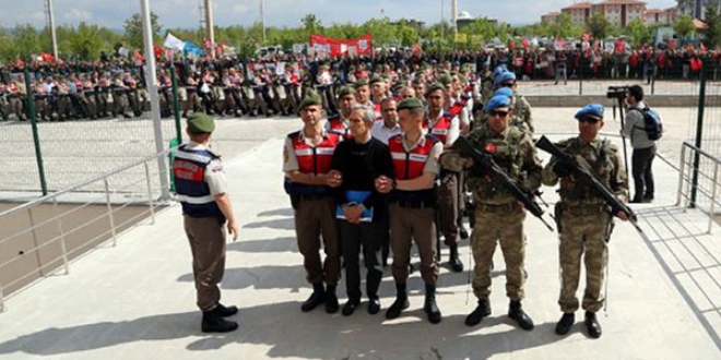 'Darbe girişimini tamamen FETÖ'cüler yaptı diyemem'
