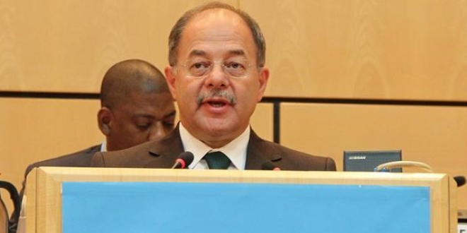 Bakan Akdağ: Sağlık doğrudan siyasetten etkileniyor