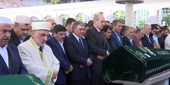 Gazeteci Akif Emre son yolculuğuna uğurlandı