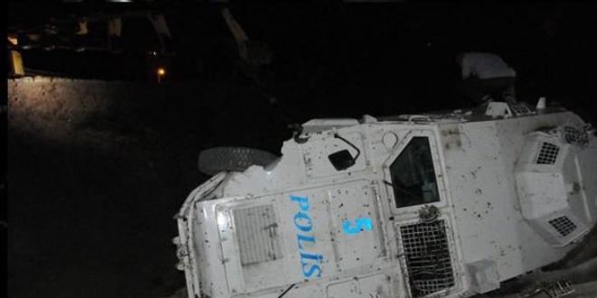 Polis aracı devrildi: 3 polis memuru yaralandı