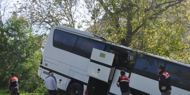 Bolu'da yolcu otobüsü dere yatağına düştü: 7 yaralı