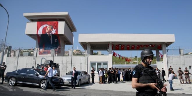 İstanbul'da 'kale gibi' polis merkezi
