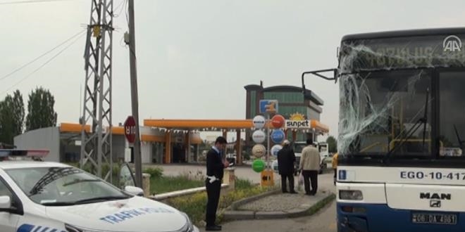 Ankara'da belediye otobüsü kaza yaptı: 10 yaralı
