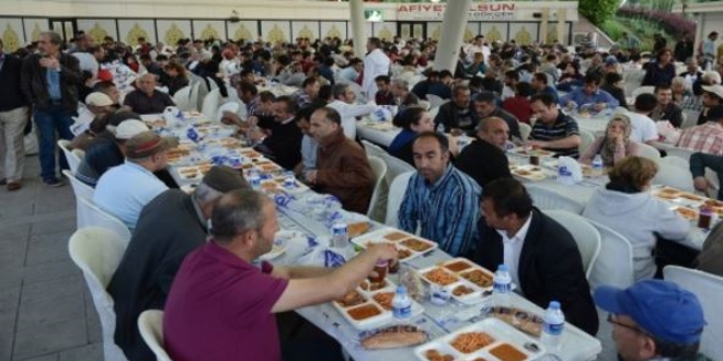 Şırnak Belediyesi her gün iki bin kişiye yemek verecek