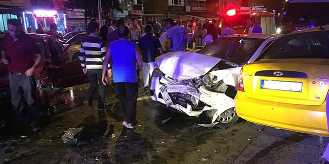 Bakentte zincirleme trafik kazas: 7 yaral