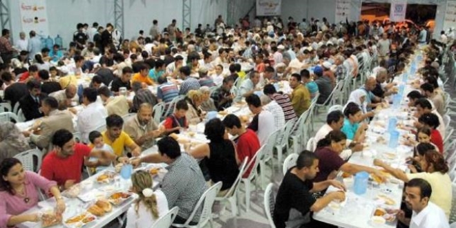 Gaziantep'te 6 bin kişilik iftar çadırı kuruldu