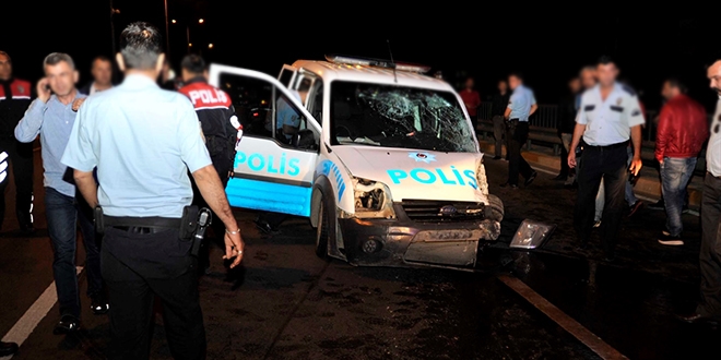 Antalya'da polis ekip otosuyla otomobil çarpıştı: 1 ölü, 5 yaralı