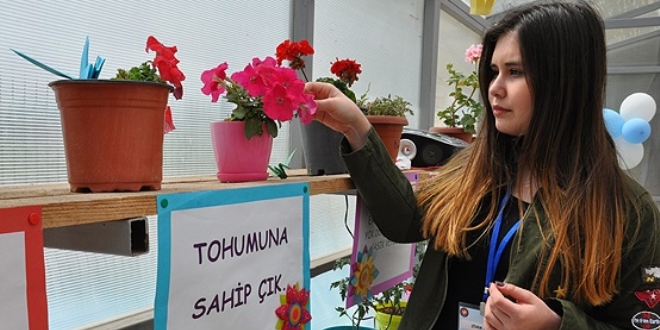 Biyolojiyi 'Bitkievi'nde öğreniyorlar