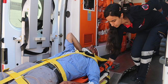 Adıyaman'da otomobil devrildi: 5 yaralı