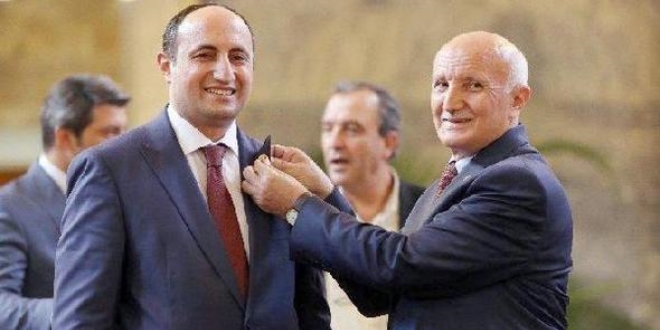 AK Partili Karayel, babasının yolundan gidiyor