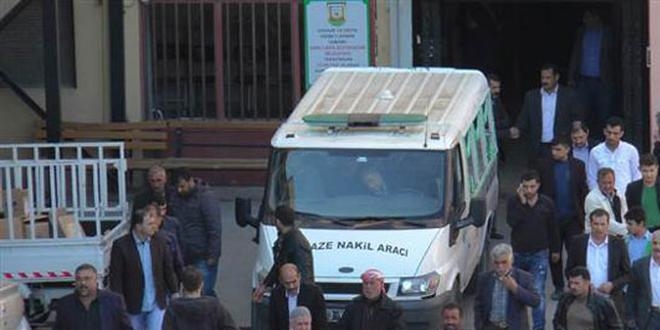 Annesinin cesediyle 15 gün boyunca uyumuş