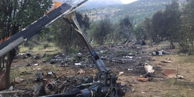 Helikopter 300 metreden düştü, mühimmatı infilak etti