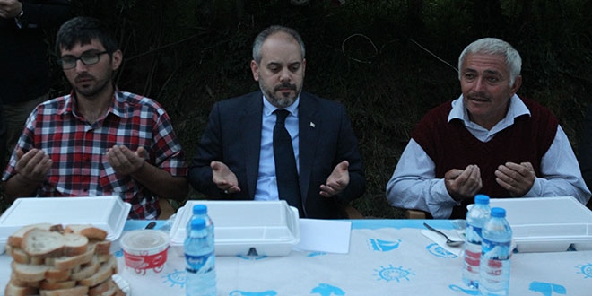 Bakan Kılıç şehit ailesiyle iftar yaptı
