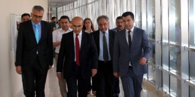 Vali Demirtaş, yaralı 4 askeri hastane de ziyaret etti