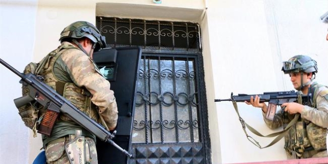 Çatışmada yaralanan PKK'lı, İzmir'de yakalandı