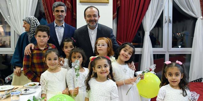 Başkan Görmez, iftarını yaşlı ve çocuklarla birlikte yaptı