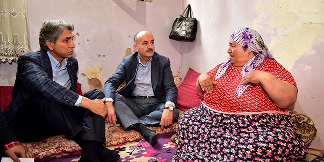 Müezzinoğlu'ndan çat kapı ramazan ziyaretleri