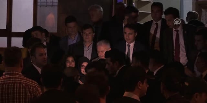 Ba�bakan Y�ld�r�m'dan �ehit ailesine ziyaret