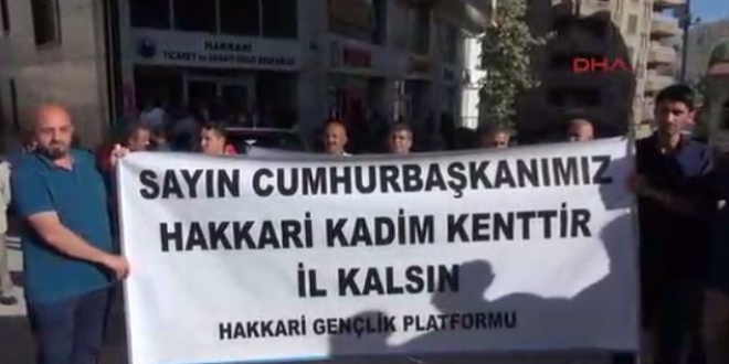 Hakkarililer 'il kalmak' iin yry dzenlendi