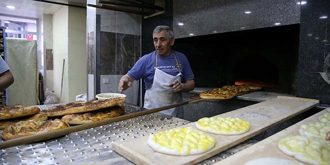 Ekmek paraları da yemekleri de aynı fırından