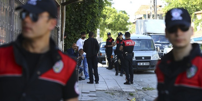 stanbul'da operasyon: 5 bin polis katlyor