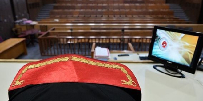 FETÖ'den yargılanan sanığa ceza, eşine tahliye