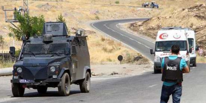 Hakkari'de PKK'dan maynl tuzak: 1 korucu yaral