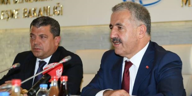 Bakan Arslan, KKTC Ulaştırma Bakanı Dürüst ile görüştü