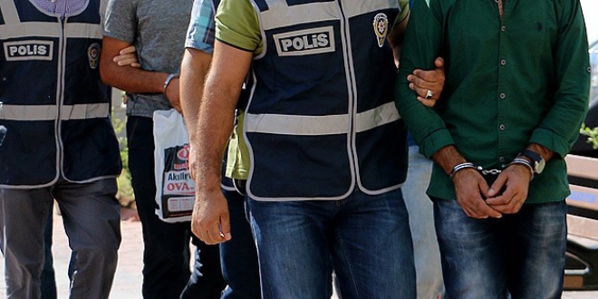 İstanbul'da terör operasyonu: 3 kişi tutukladı