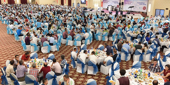 Havalimanı inşaatı çalışanları ve aileleri iftar yaptı