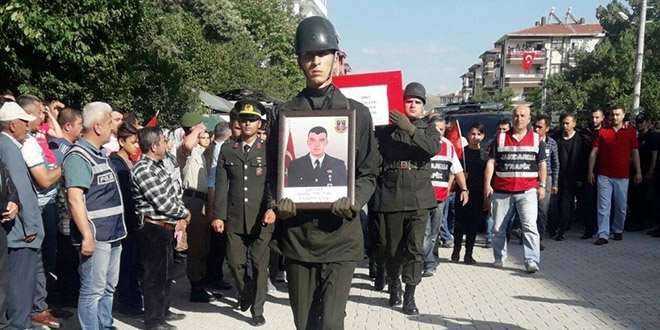 Şehit Uzman Çavuş Tiftik, son yolculuğuna uğurlandı