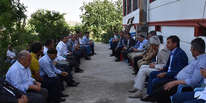 Kozluklular Şenay öğretmene ağlıyor