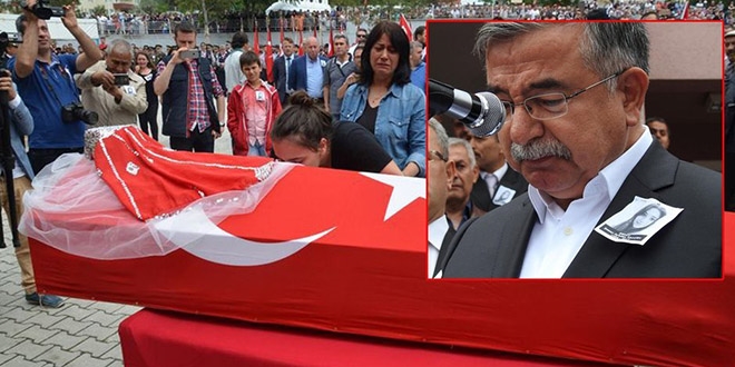 Bakan Yılmaz, duygulanıp gözyaşlarına hakim olamadı
