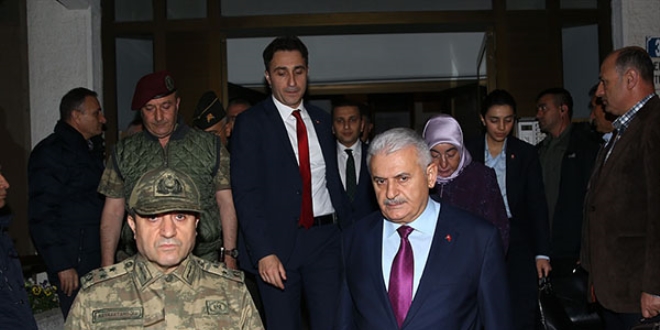 Erdoğan ve Yıldırım'dan şehit öğretmenin ailesine taziye