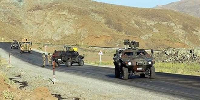 Hakkari'de iki ayrı terör saldırısı: 9 yaralı