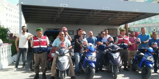 Antalya'da 300 motorcu jandarma iin kortej oluturdu