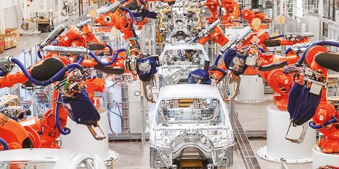 Otomotiv sektöründe ürettiğimiz gibi satıyoruz