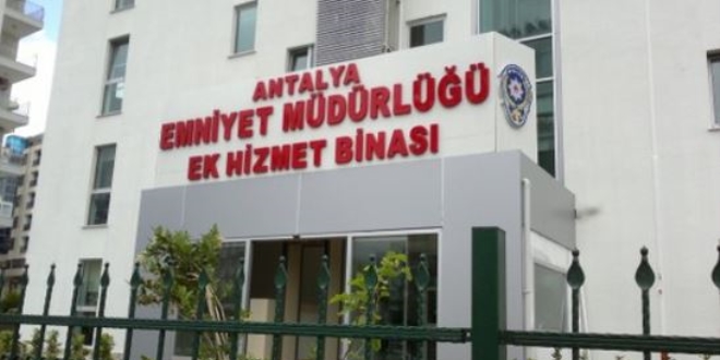 Kay�p oldu�u s�ylenen gen� k�z sevgilisiyle ka�m��