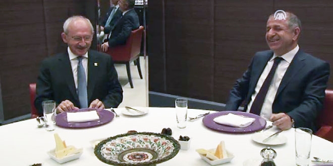 K�l��daro�lu, �mit �zda� ile iftarda bir araya geldi