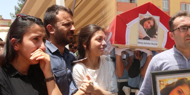 Şenay öğretmen herkesi sakinleştirmek isterken vuruldu