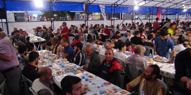 Diyarbak�r'da 10 bin ki�ilik iftar program� d�zenlendi