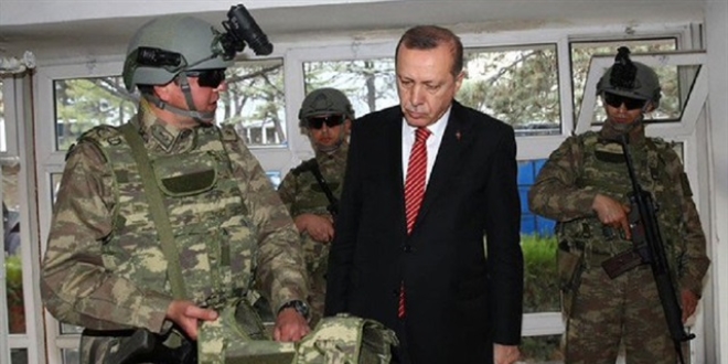Erdoğan jandarma kıyafetleri hakkında bilgilendirildi