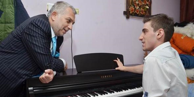 AK Partili vekilden, Beykoz'lu Mozart'a destek