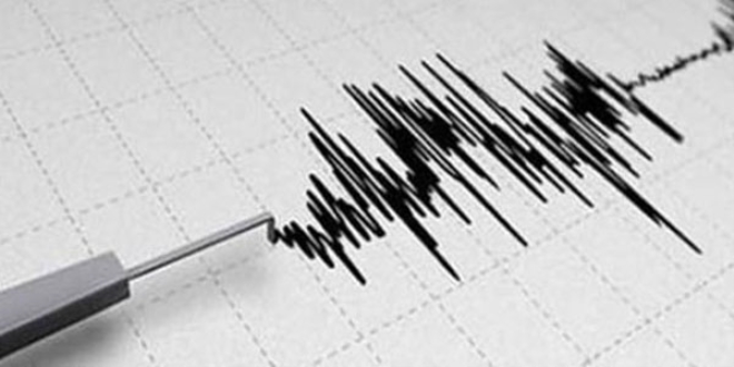 İzmir'de bir korkutan deprem daha