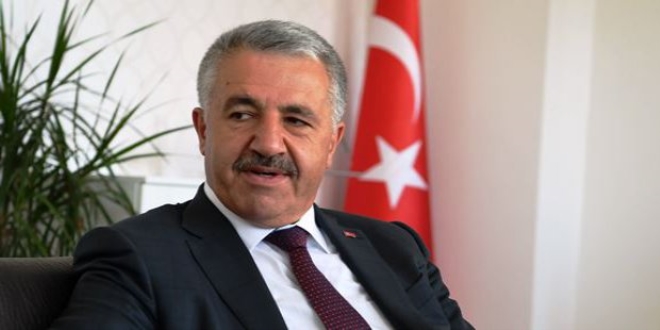 Bakan Arslan, Ağrı Valisi Musa Işın'ı makamında ziyaret etti