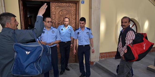 'Peygamberim' diyerek kitap satmaya altklar iddias