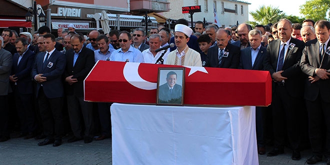 Kanserden ölen belediye başkanı toprağa verildi